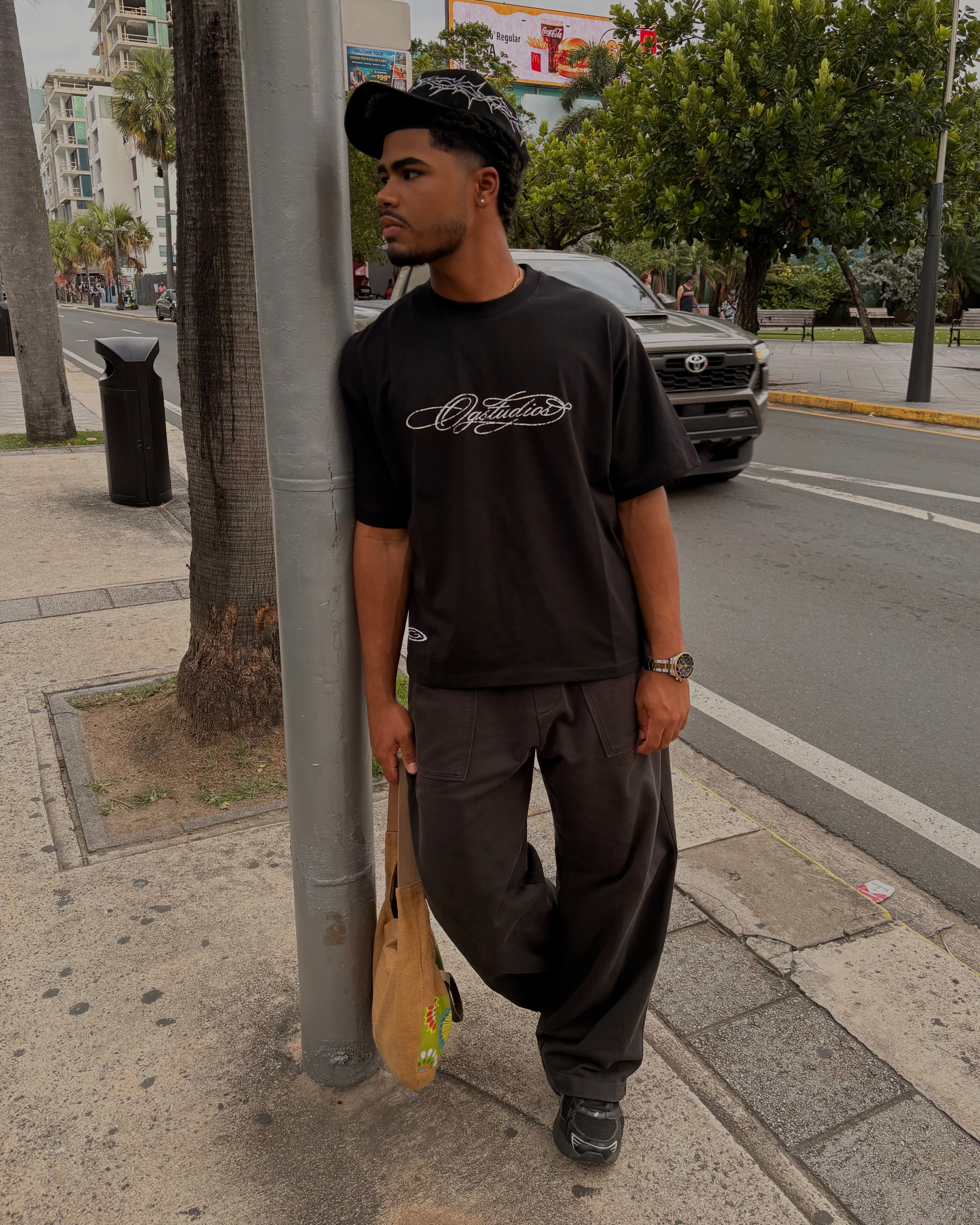 SIGNATURE TEE