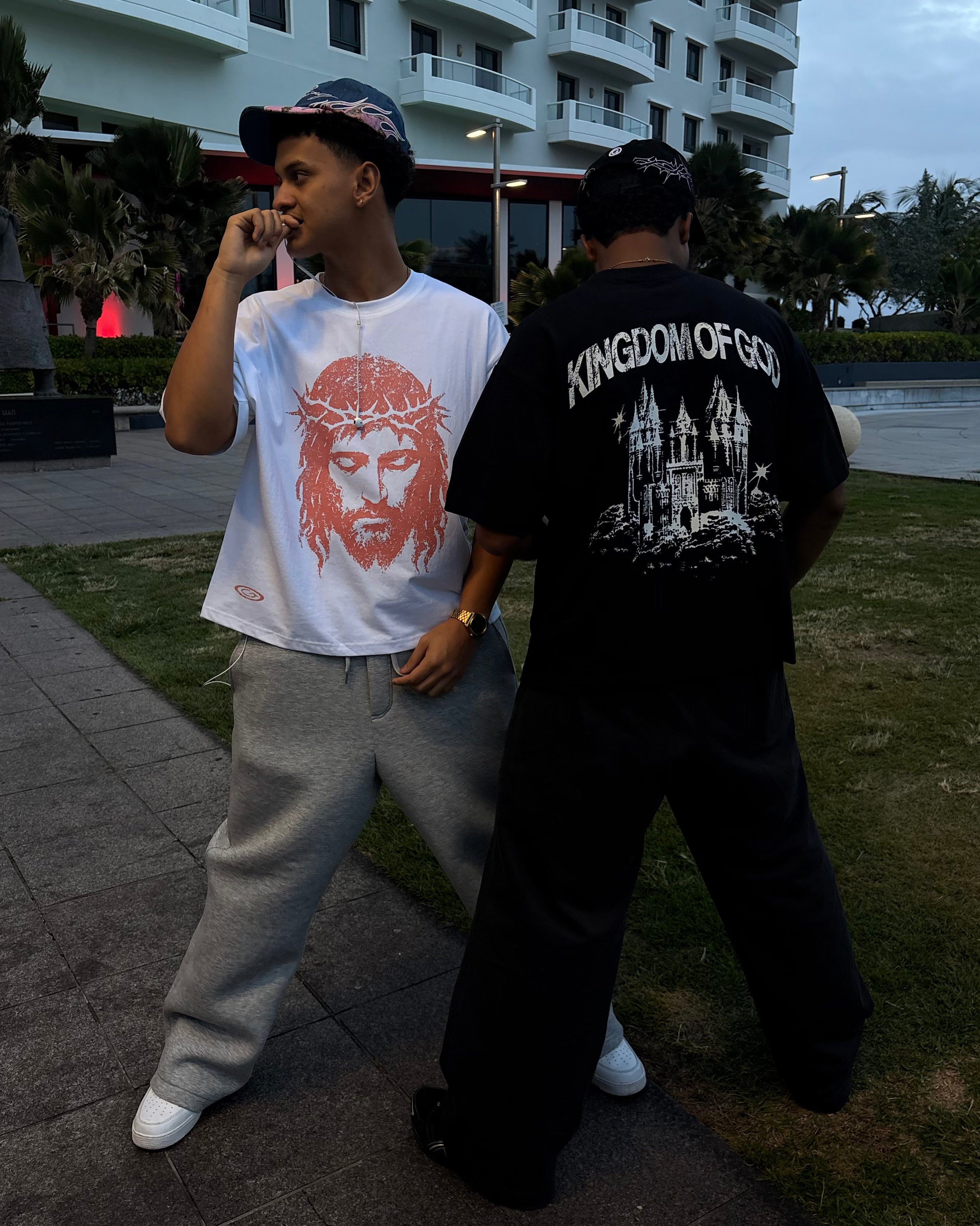 SIGNATURE TEE